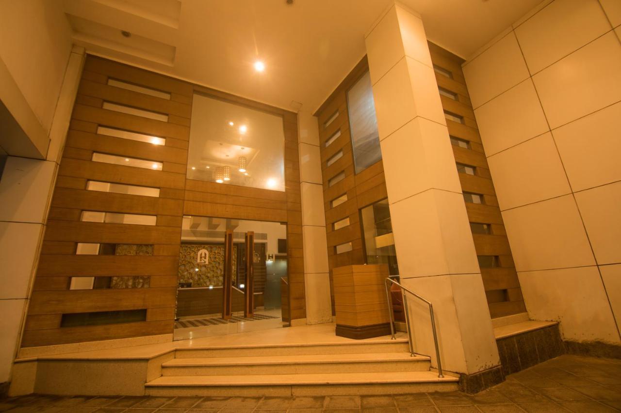 Hotel Shelter Chennai Exterior photo
