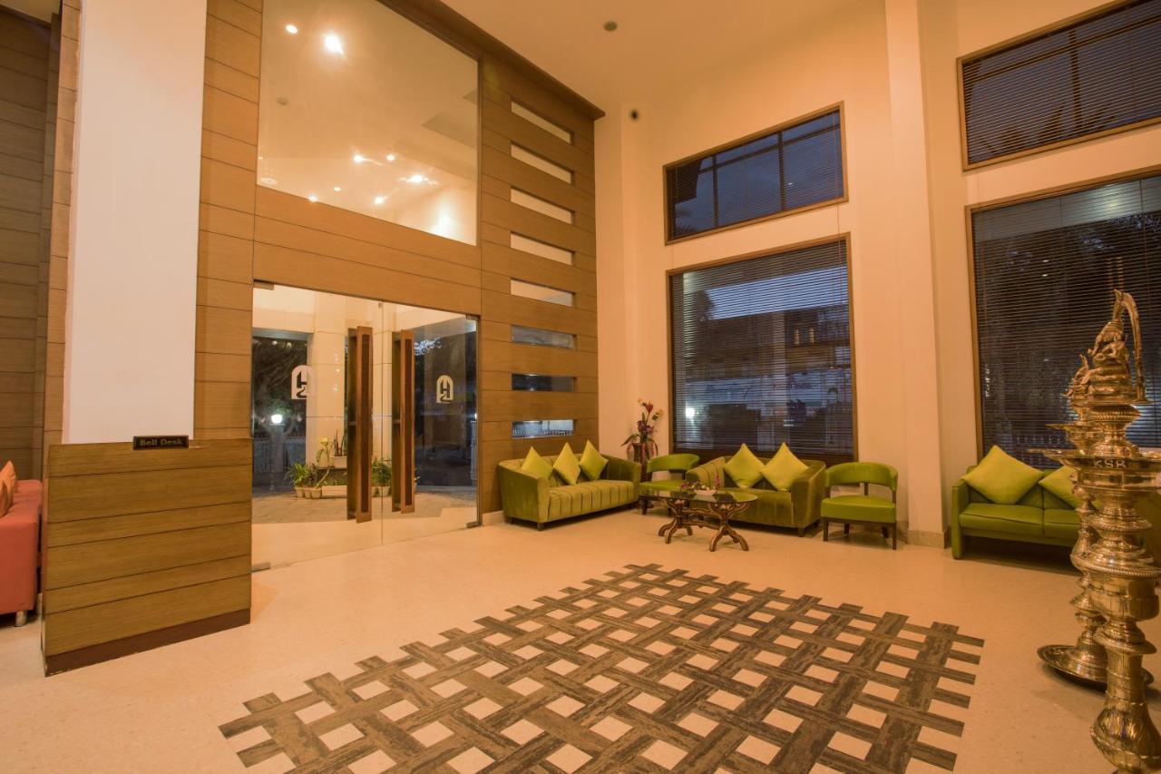 Hotel Shelter Chennai Exterior photo